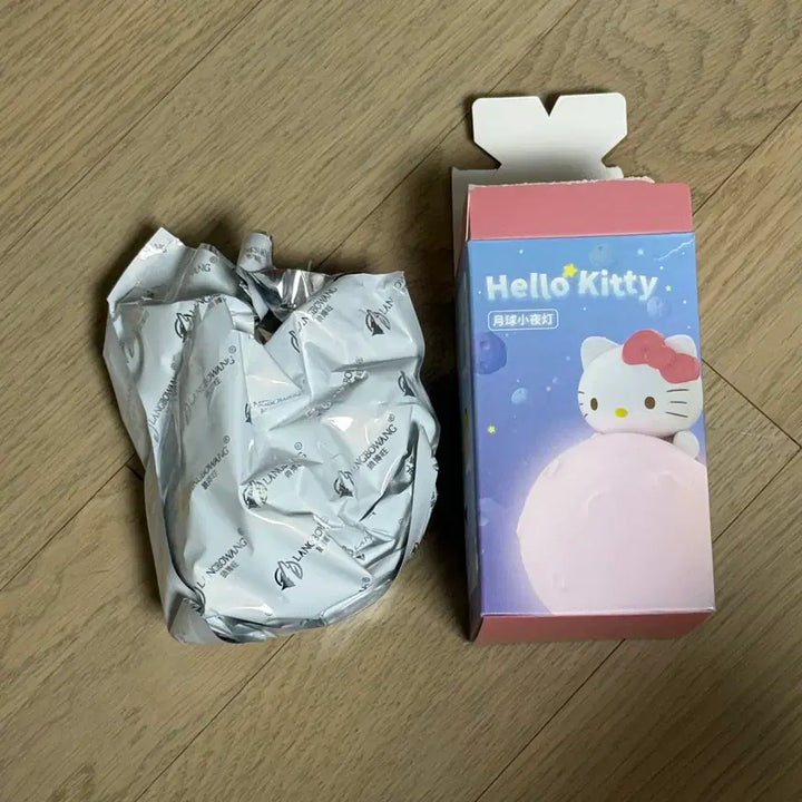 [BUNJANG] Sanrio Hello Kitty Moon Mood Lamp Figure / 산리오 헬로키티 달 모양 무드등 피규어