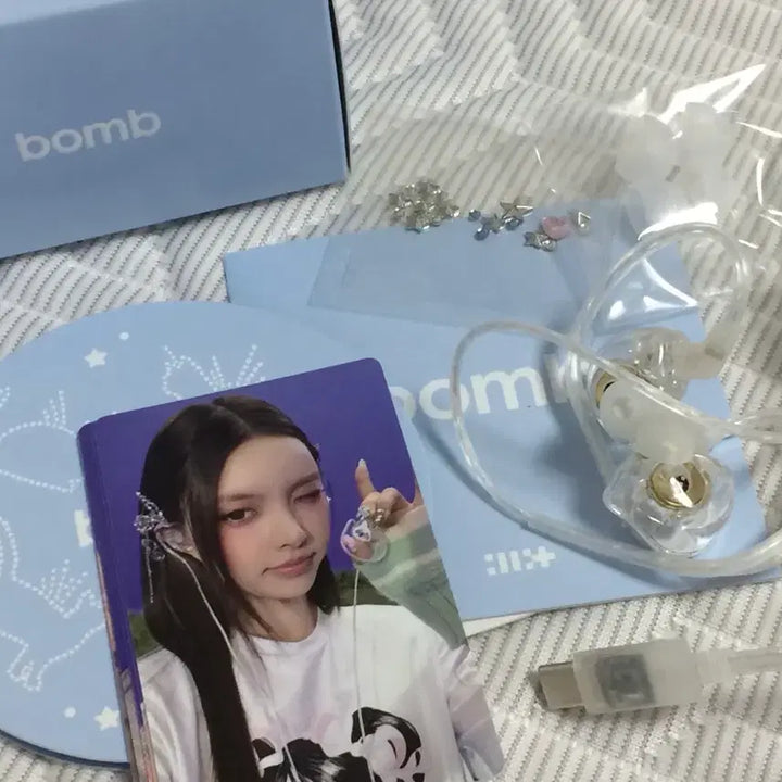 [SOLD OUT] 아일릿 bomb 인이어 이어폰 앨범 풀셋