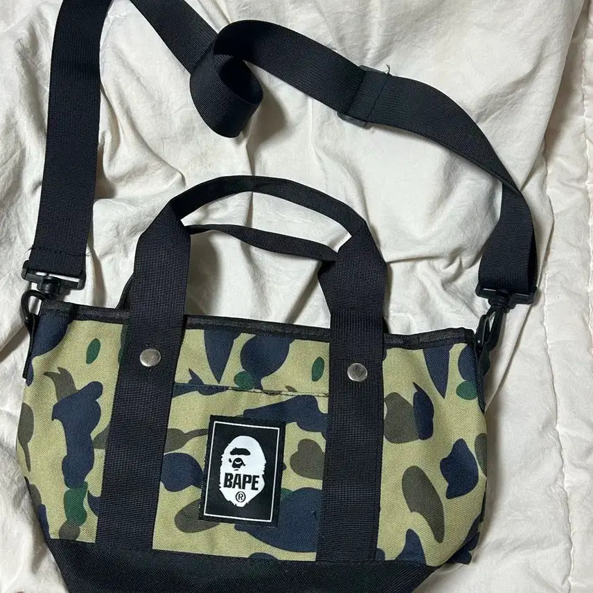 [BUNJANG] BAPE Magazine Appendix Cross Tote Bag / 베이프 잡지부록 크로스 토트백