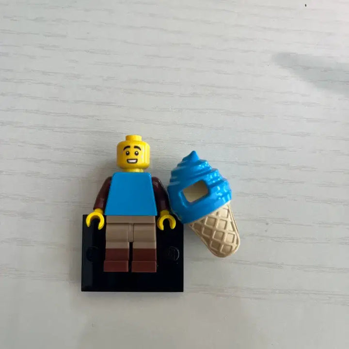 [BUNJANG] LEGO Minifigure Ice Cream Vendor / 레고 미피 아이스크림 알바