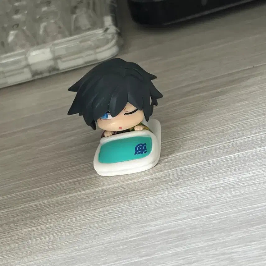 [BUNJANG] Demon Slayer Giyu Gacha Figure / 귀멸의칼날 기유 가챠 피규어
