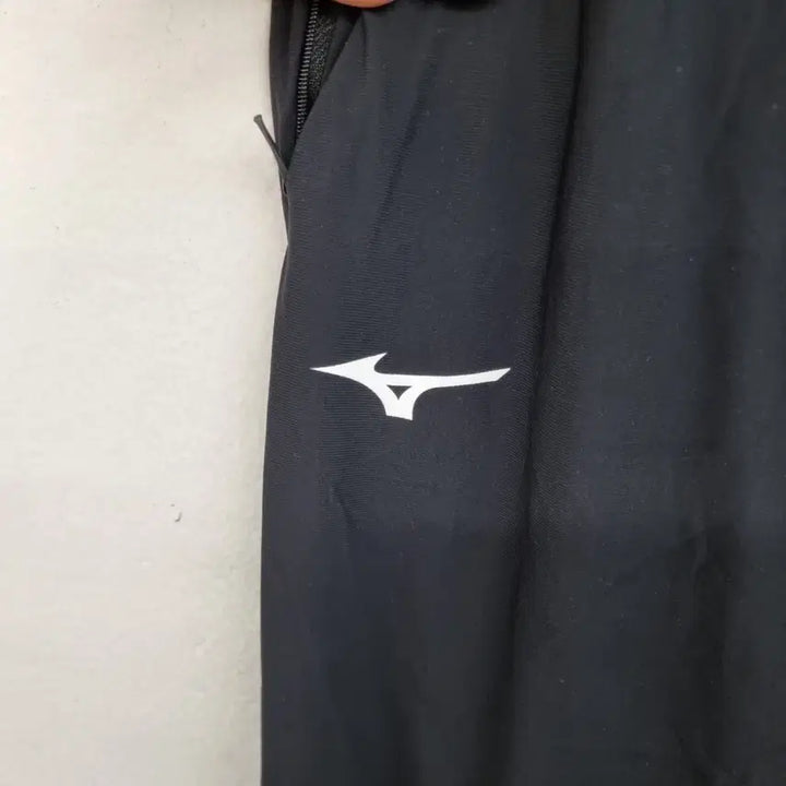 [BUNJANG] Mizuno Training Pants (Size 100/L) / [100/L] 미즈노 트레이닝 팬츠