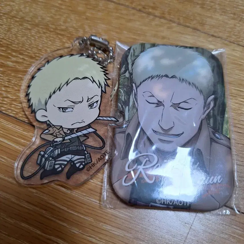 [BUNJANG] Attack on Titan - Reiner - Acrylic Keychain &amp; Badge Bundle Set / 진격의 거인 라이너 굿즈 뱃지 아크릴 키링 일괄