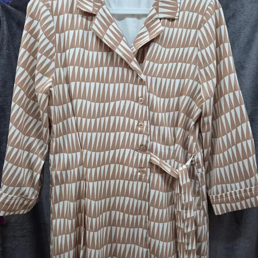 [SOLD OUT] 클로브스 패턴 롱 원피스 베이지
