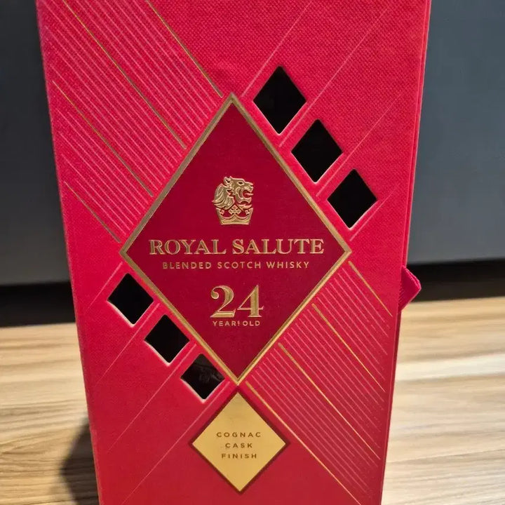 [BUNJANG] Royal Salute 24 Year Old Cognac Cask Whisky Empty Bottle / 로얄살루트 24년산 코냑 캐스크 위스키 공병입니다
