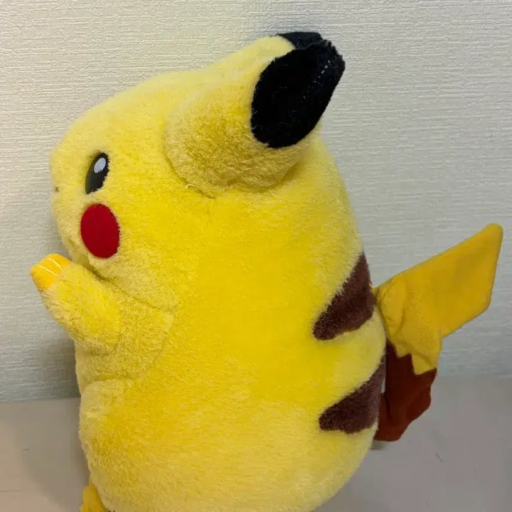 [BUNJANG] Vintage Retro Chubby Pikachu Pokemon Plush Doll / 고전 레트로 뚱카츄 피카츄 포켓몬 인형