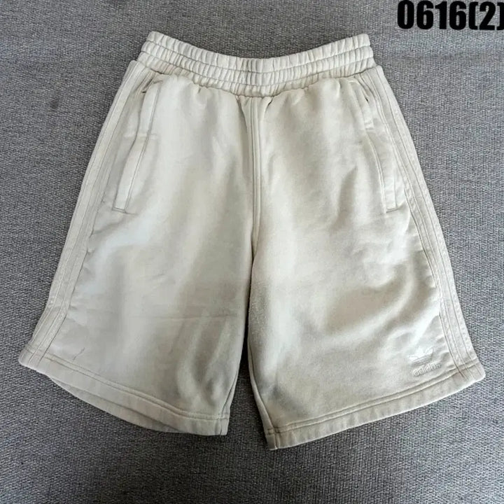 [BUNJANG] Adidas Training Shorts Beige Size M / 아디다스 트레이닝 반바지 M 0616