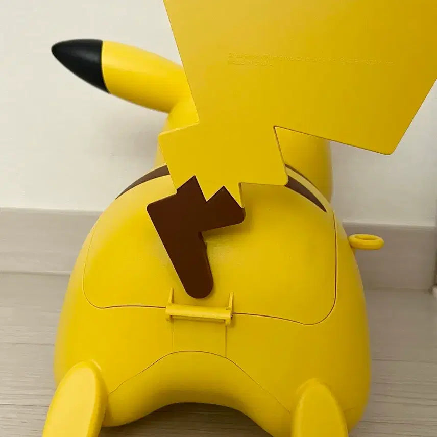 [SOLD OUT] 피카츄 컨테이너 피규어