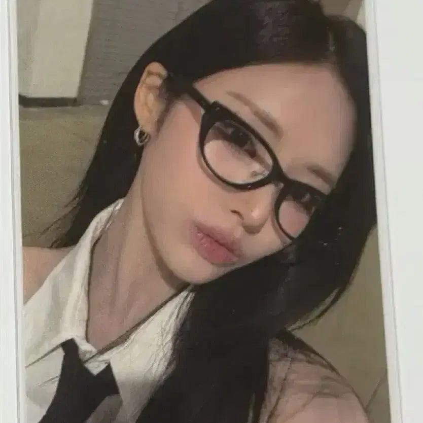 [BUNJANG] fromis_9 Jiwon Angkon Short Skirt Membership Photocard / 프로미스나인 박지원 앙콘 짧은치마 멤버십 포토카드