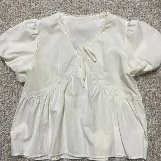 [BUNJANG] Short Sleeve Blouse / 반팔 블라우스