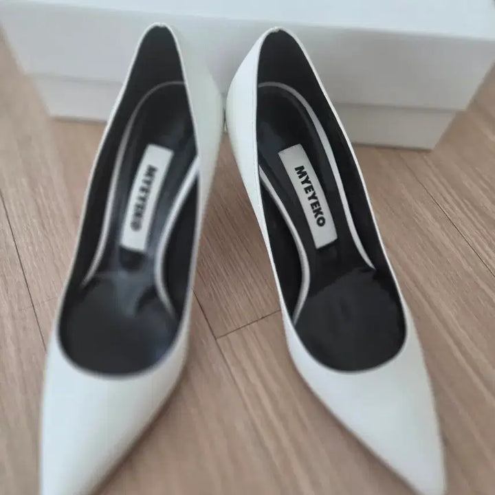 [BUNJANG] MIEKO Pumps White Size 230 / 마이에코 펌프스 화이트 230