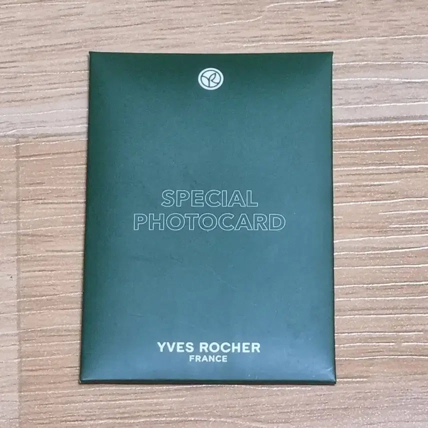 [BUNJANG] Yves Rocher All Def Sealed Photocard Set / 미개봉) 이브로쉐 올데프 포카 1set