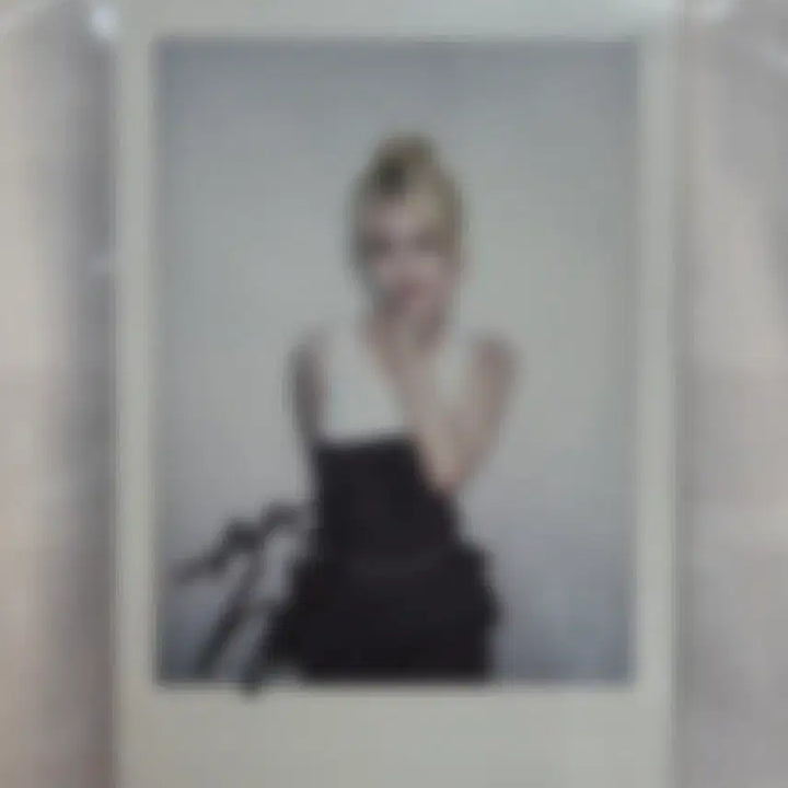 [BUNJANG] ifeye Won Hwayeon Signed Polaroid / 이프아이 ifeye 원화연 싸인 폴라로이드 싸폴