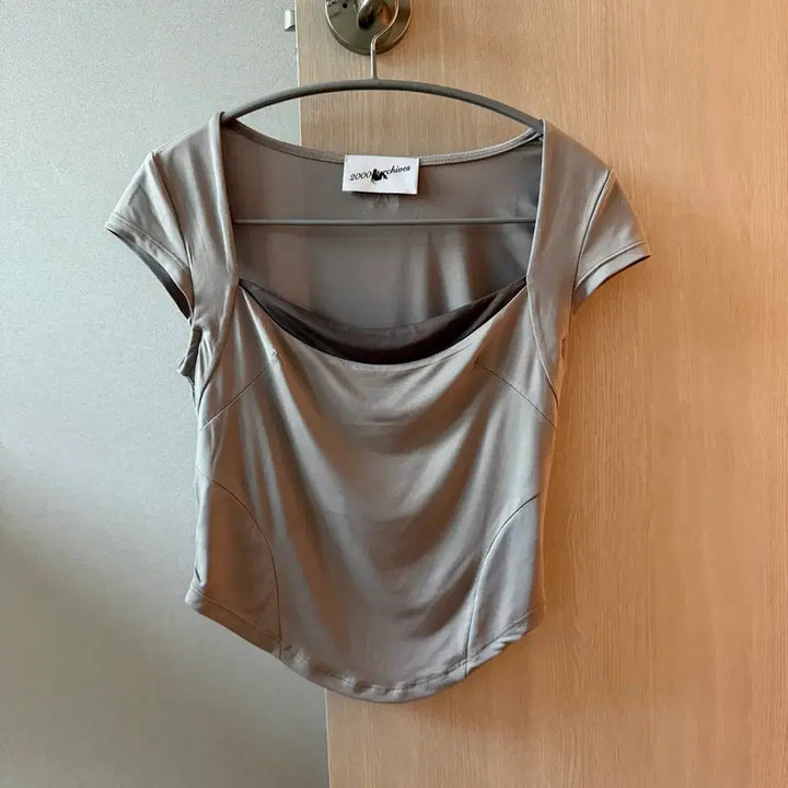 [BUNJANG] 2000 Archives Olivia Top (Beige) / 2000아카이브스 OLIVIA TOP (BEIGE)