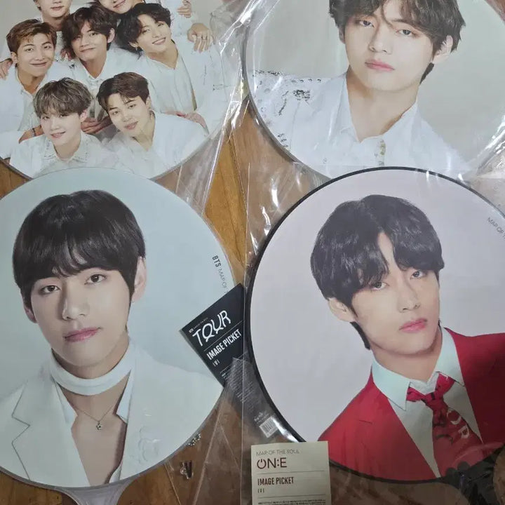 [BUNJANG] BTS V MAP OF THE SOUL Fan Light Stick Bundle Set / 방탄소년단 뷔 맵솔옵 부채 피켓 일괄