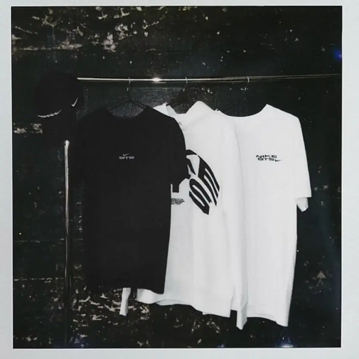 [SOLD OUT] BTS 나이키 콜라보 - 반팔 화이트 티셔츠 M/L사이즈