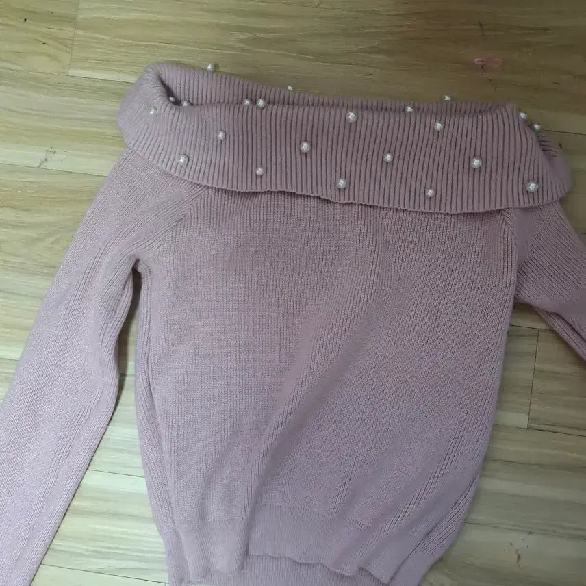 [BUNJANG] GRL Off-Shoulder Pearl Knit / 그레일 GRL 오프숄더 진주 니트 L 스나계지뢰계양지뢰에블린피움리즈리사