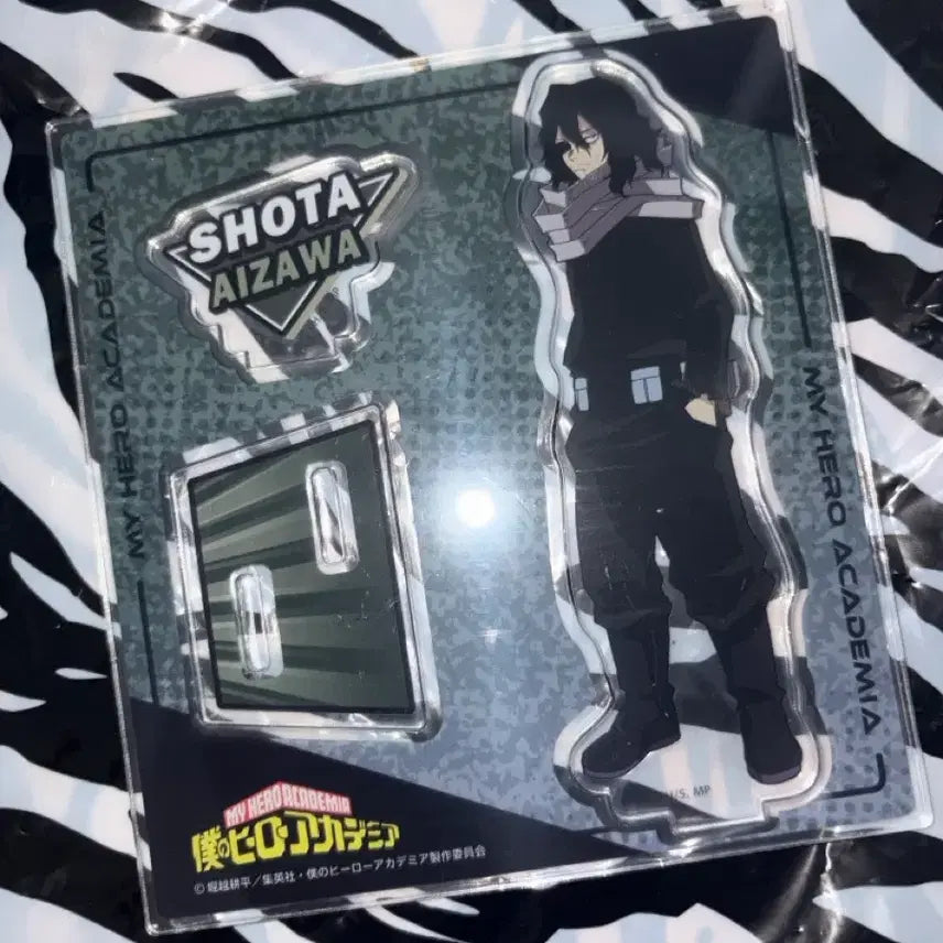 [BUNJANG] Aizawa Shota Acrylic Stand &amp; Badge Set / 일본 다이소 제품 아이자와 일괄