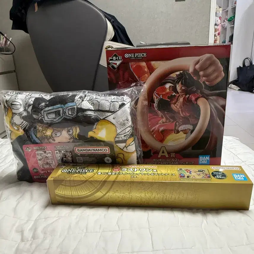 [BUNJANG] One Piece Card Game A Prize + B Prize + Last One Prize Figure and Blanket Set / 택배비포함 8) 원피스 카드게임 A상 +B상 + 라스트원상