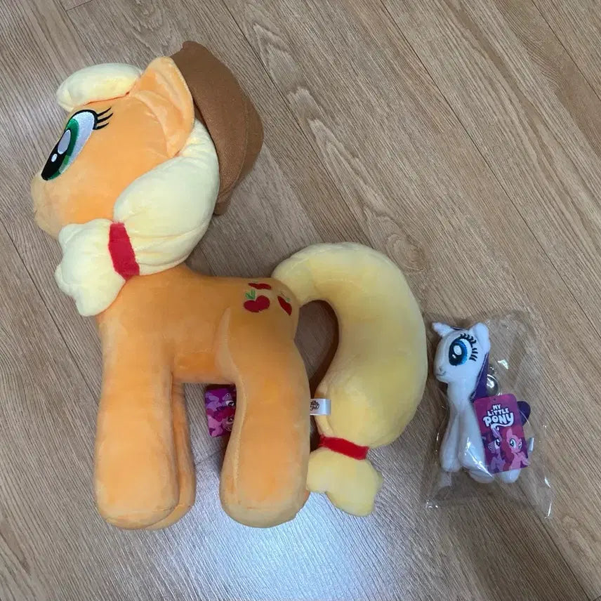 [BUNJANG] My Little Pony Applejack Plush (+ Rarity Keychain) / 마이리틀 포니 인형 애플잭 (+덤 레리티 키링)