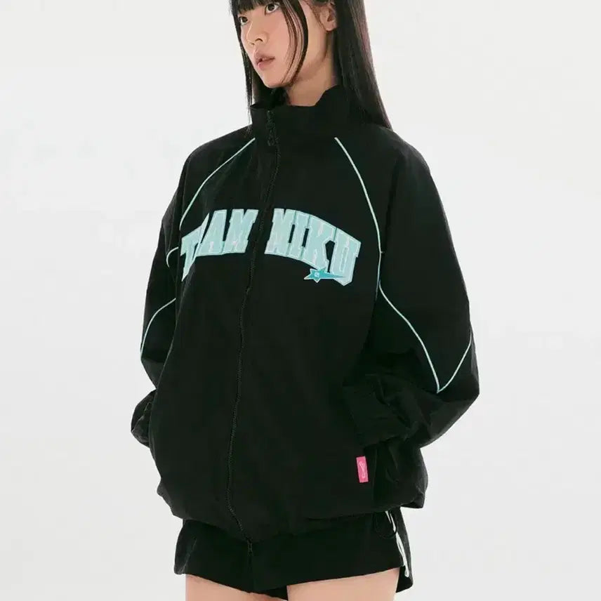 [BUNJANG] SPAO x Hatsune Miku Windbreaker (L) - Sealed / 스파오 미쿠 (L)윈드브레이커 바람막이 미개봉