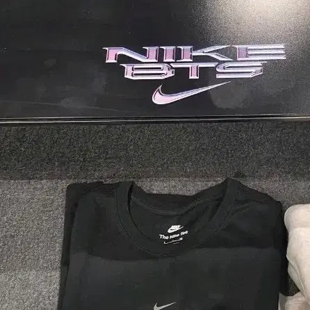 [BUNJANG] Nike x BTS Collaboration T-Shirt / 나이키 X BTS 콜라보 티셔츠 여성용 반팔티팝니다