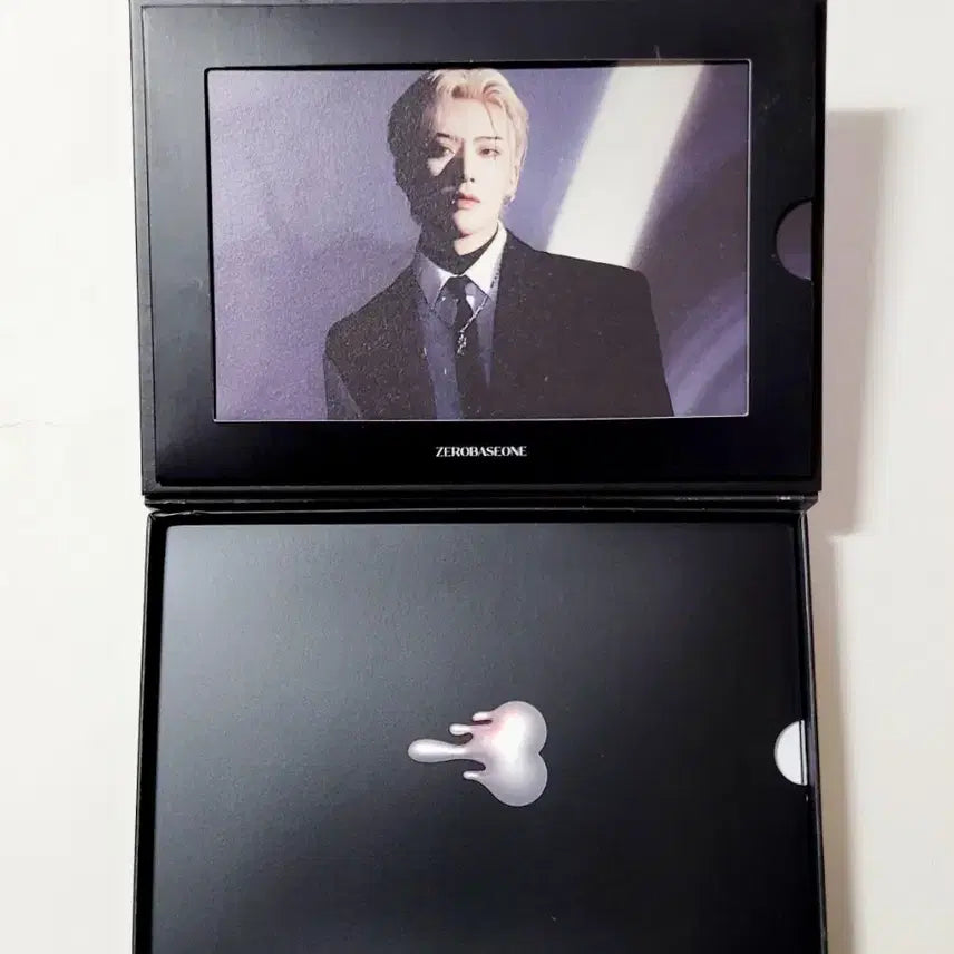 [BUNJANG] ZEROBASEONE 2nd Mini Album MELTING POINT Black Version Signed Promotional Edition / [친필싸인반]희귀수집반/제로베이스원 2nd미니앨범/블랙버전