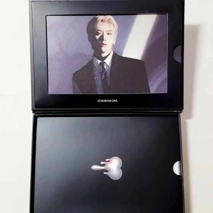 [BUNJANG] ZEROBASEONE 2nd Mini Album MELTING POINT Black Version Signed Promotional Edition / [친필싸인반]희귀수집반/제로베이스원 2nd미니앨범/블랙버전