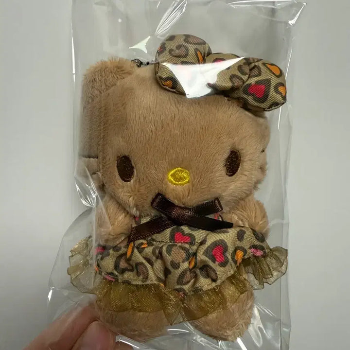[BUNJANG] Hello Kitty Leopard Print Tanned Doll Keychain / 호피키티 레오파드키티 태닝키티호피 인형키링