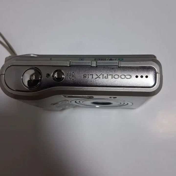 [BUNJANG] Nikon 8.0 Megapixel Optical Zoom Camera Silver / 니콘 8.0 메가픽셀 광학 줌 카메라 실버
