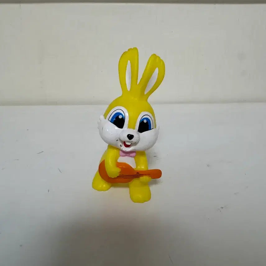 [SOLD OUT] 고전 푠짱푱짱 노랑 토끼 피규어