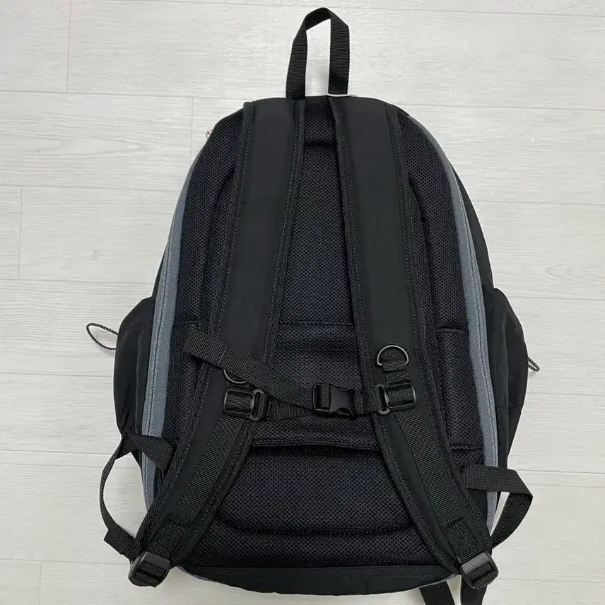 [BUNJANG] Parity Multi Pocket Backpack Bag / 패리티 멀티 포켓 백팩 가방