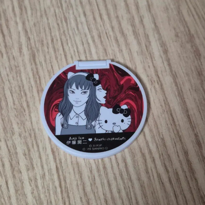 [BUNJANG] Junji Ito x Sanrio Tomie Hand Mirror / 이토준지 산리오 토미에 손거울