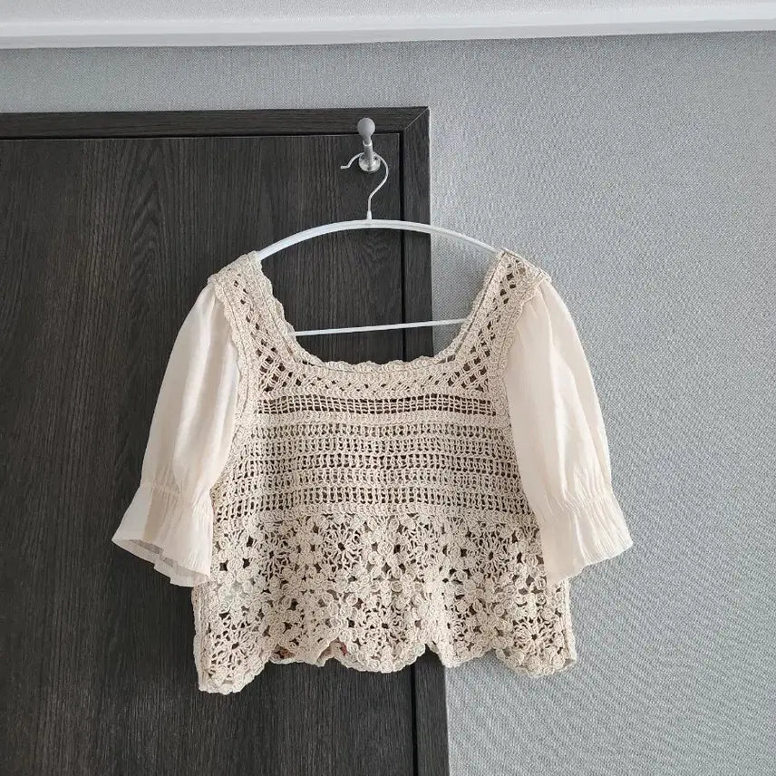 [SOLD OUT] IFNE 이프네 크로셰 린넨  블라우스 F