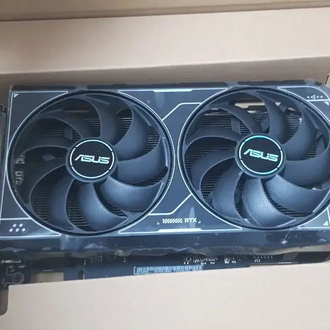 [BUNJANG] ASUS RTX 4060 8GB Graphics Card / ASUS RTX4060 8GB 그래픽카드 팝니다