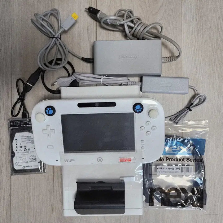 [BUNJANG] Nintendo Wii U (White) Console Bundle with 500GB External HDD and Korean Patched Games / wiiu 닌텐도 위유 한글화 화이트 wii u