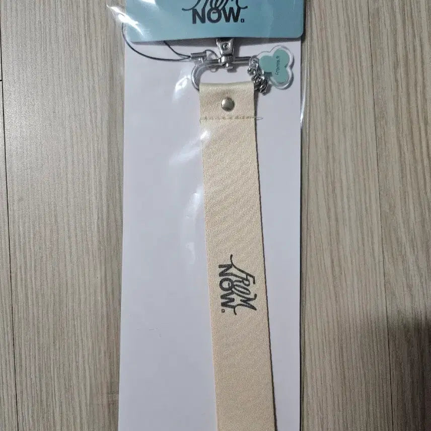 [BUNJANG] fromis_9 Strap Keyring Sealed / 프로미스나인 스트랩 키링 미개봉