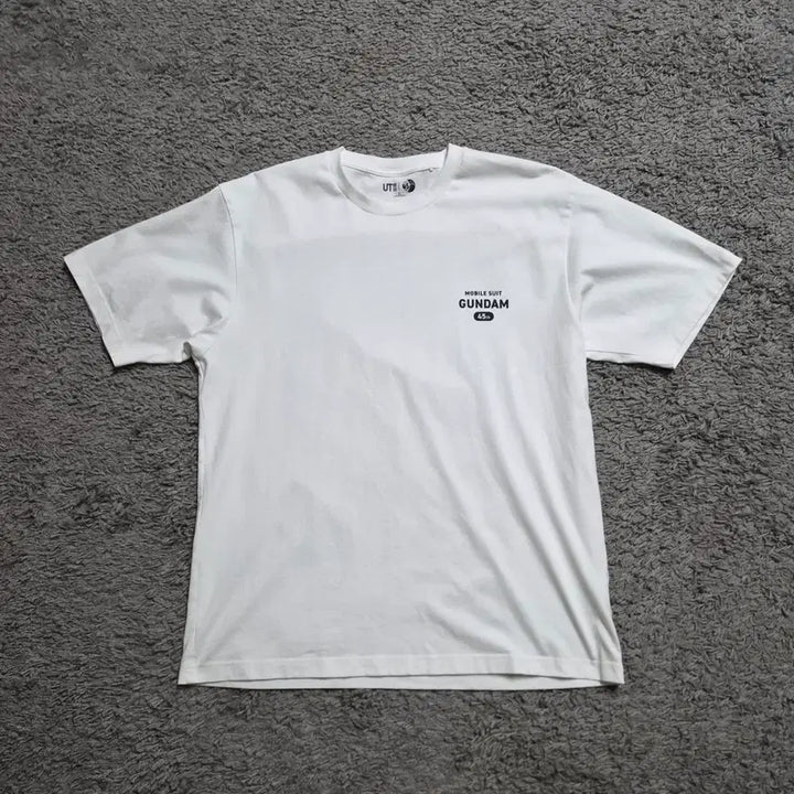 [BUNJANG] Uniqlo Gundam 45th Anniversary UT T-Shirt XL / 유니클로 건담 45주년 반팔 티셔츠 xl 105 건프라 모빌수트 ut
