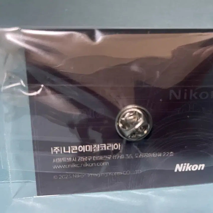[BUNJANG] Limited Edition Nikon FM2 Front Cover Pin Badge / 한정판 니콘 FM2 프론트 커버 핀 뱃지
