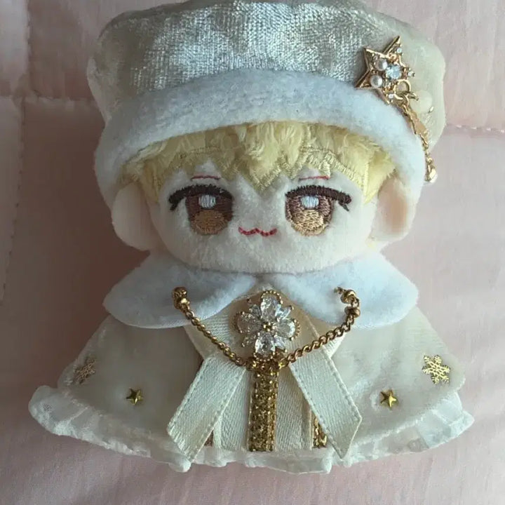 [BUNJANG] Ninimal Velvet Cape with Cream Beret / 니니멀 벨벳케이프 5cm 크림 모자포함