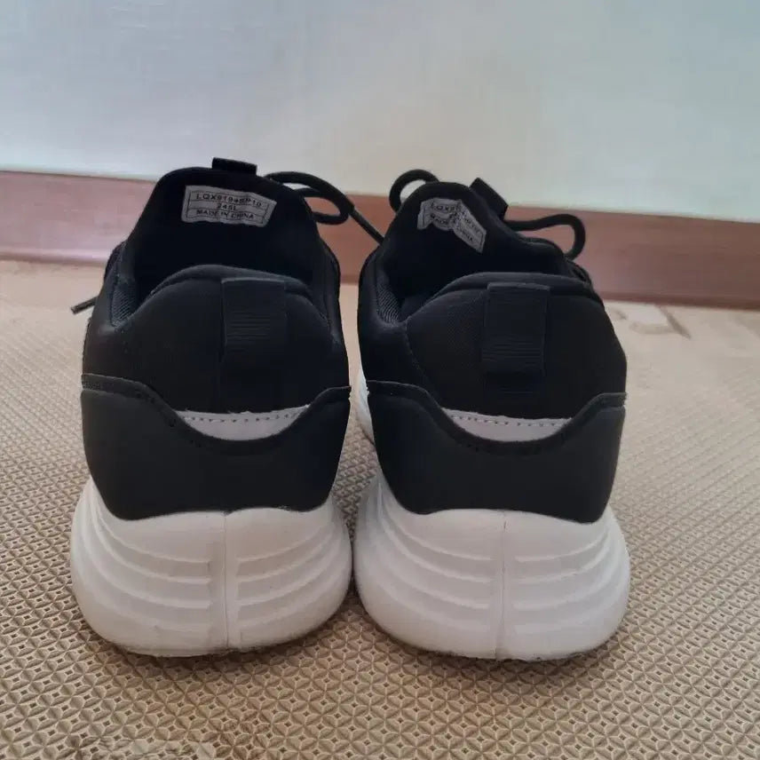 [BUNJANG] Lightweight Sneakers (245mm) / 가벼운 운동화. 245