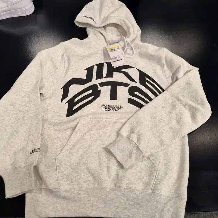 [BUNJANG] Nike BTS Collaboration Hoodie - Grey, L (Sealed) / 나이키 BTS 후드티 회색 미개봉 S