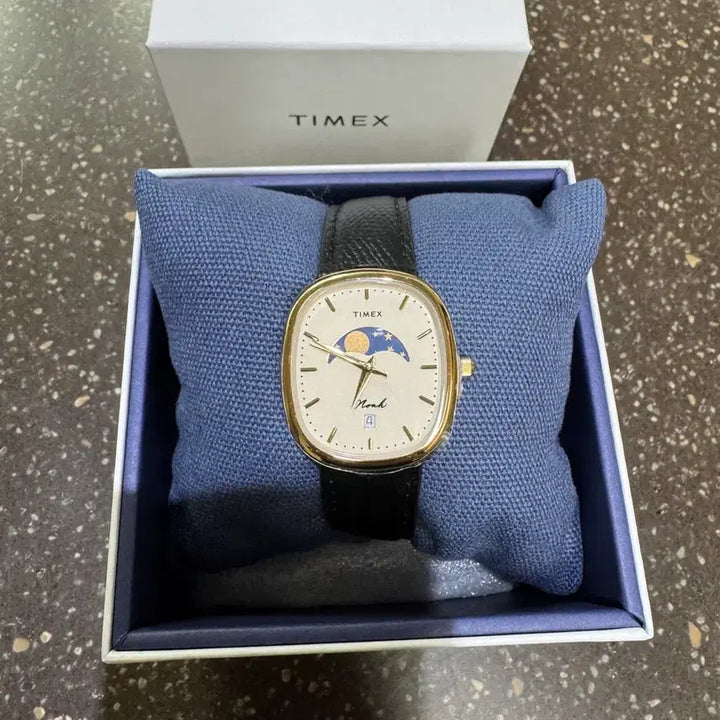 [BUNJANG] Noah x Timex Oval Moonphase Watch Black Gold / 노아 타이맥스 오발 문페이즈 워치 블랙 골드