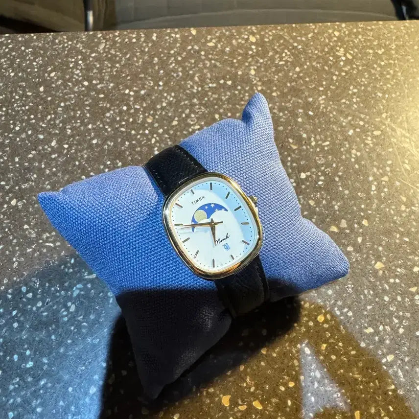 [BUNJANG] Noah x Timex Oval Moonphase Watch Black Gold / 노아 타이맥스 오발 문페이즈 워치 블랙 골드