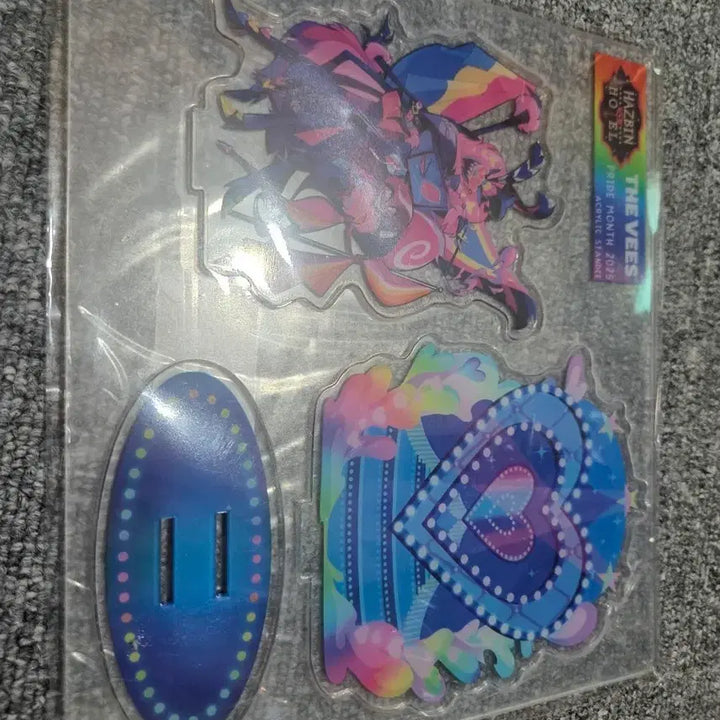[BUNJANG] HasBeen Hotel Pride The Vees Acrylic Stand (Sealed) / 해즈빈호텔 프라이드 The vees 아크릴 스탠드 미개봉