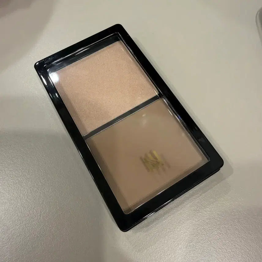 [BUNJANG] Hera Face Contouring Duo Highlighter &amp; Shading Set with Pouch / [새상품] 헤라 페이스 컨투어링 듀오 하이라이터&amp;쉐딩 + 파우치