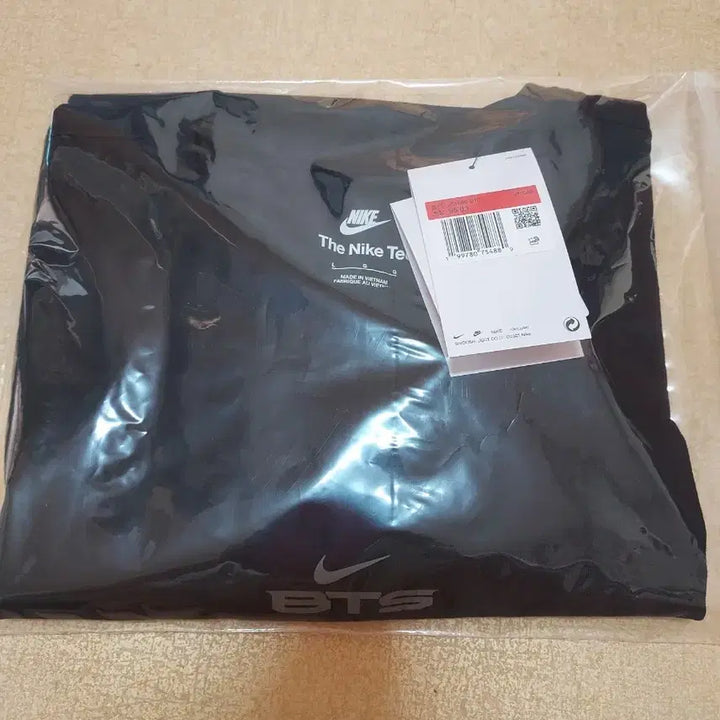 [BUNJANG] Nike x BTS Collaboration Short Sleeve T-Shirt / nike  BTS ㅡ L 블랙 반팔 여성용