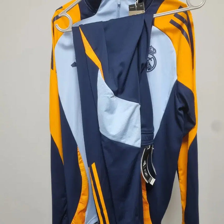 [BUNJANG] Real Madrid Training Jersey Slim Fit Setup XL / 새상품) 레알 마드리드 트레이닝 져지 슬림핏 셋업(20-10반값할인)