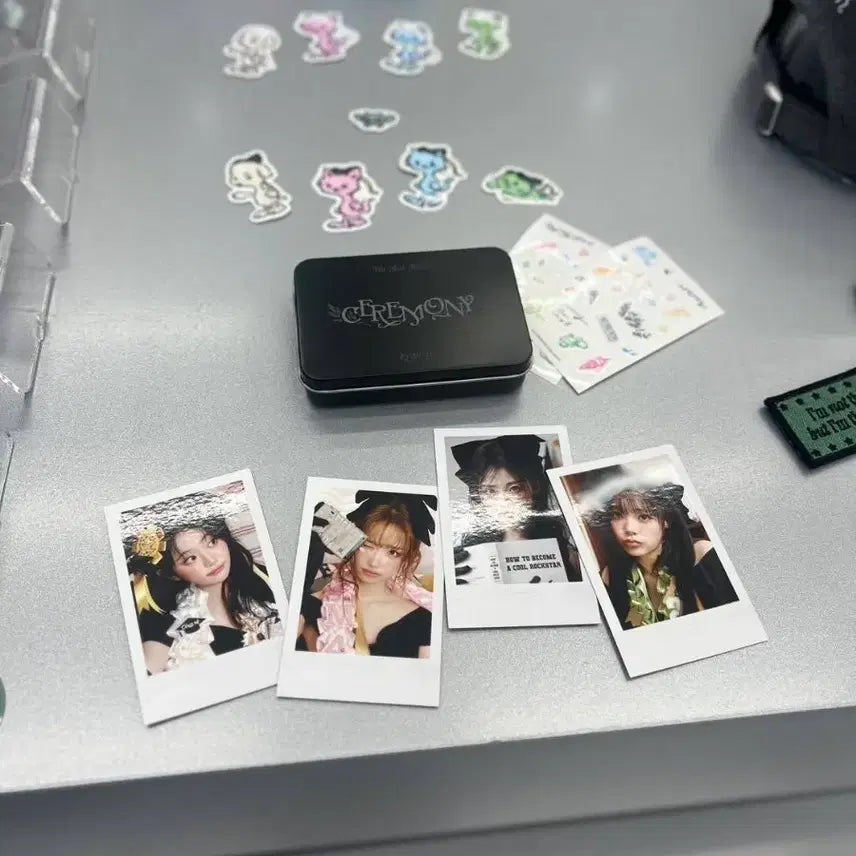 [BUNJANG] QWER Ceremony Pop-up Polaroid Deco Set Tin Case / QWER 세레모니 팝업 폴라로이드 데코 세트 틴케이스