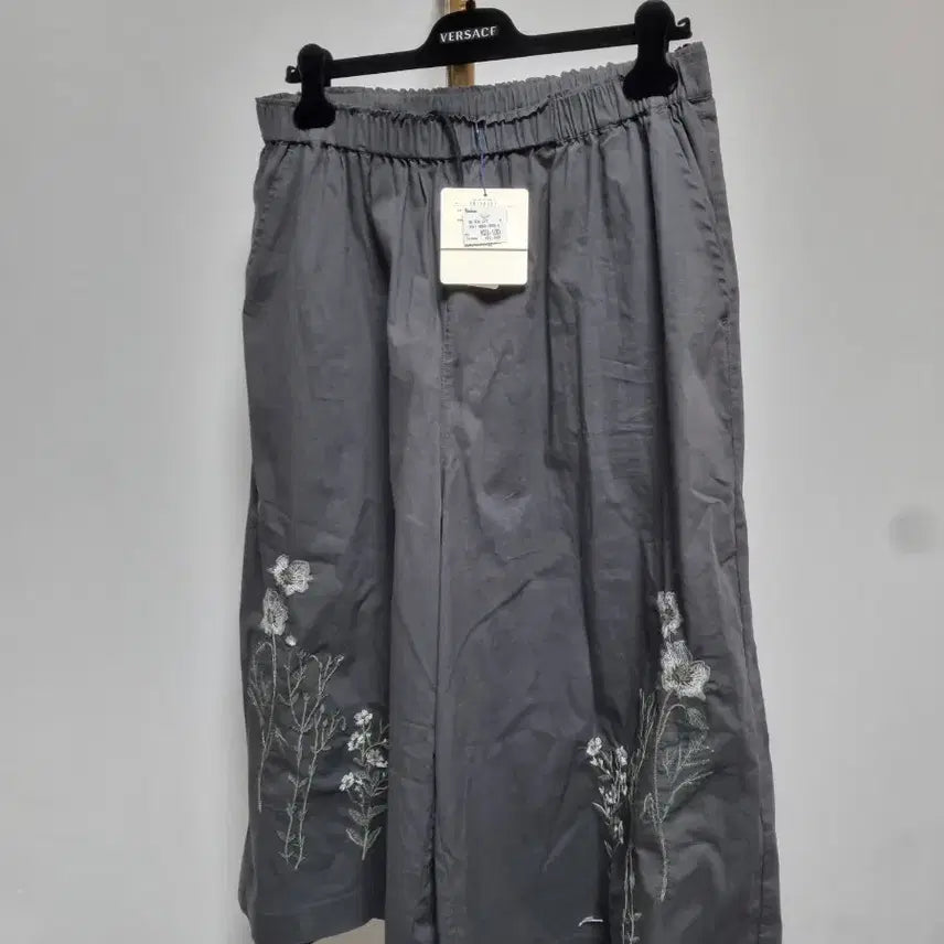 [BUNJANG] Super Hakata Grey Flower Embroidery Pants / 슈퍼하카타 그레이 꽃 자수 바지